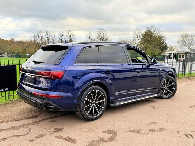 Audi Audi Q7 view 7