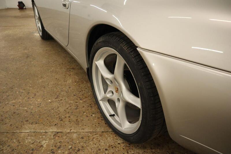 Porsche 911 view 33