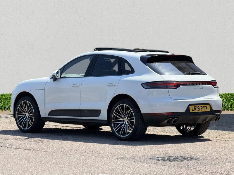 Porsche Macan view 5
