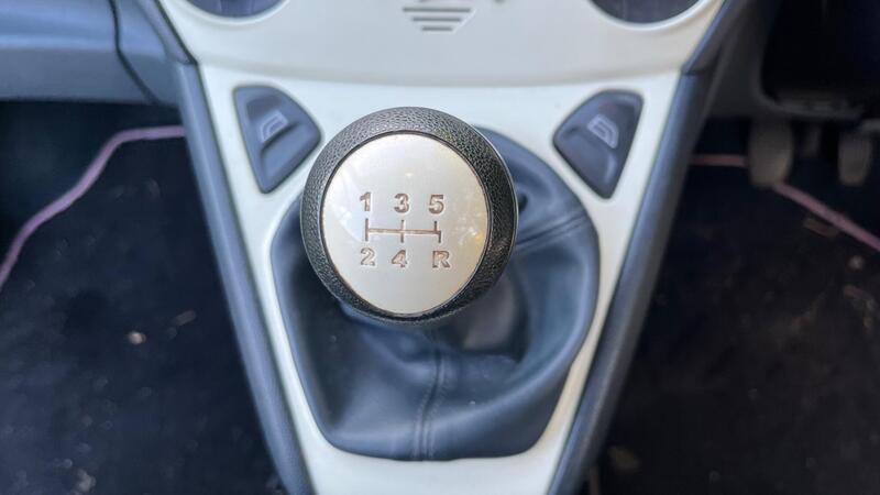 2013 Ford Ka — photo 33