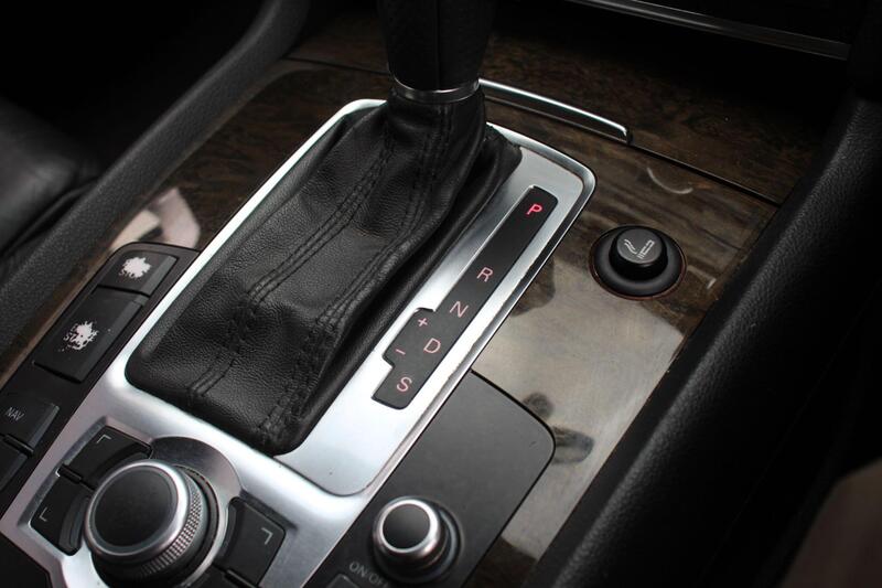 Audi Q7 view 25