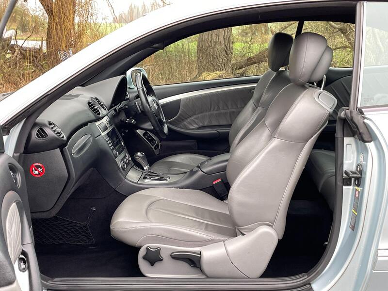 Mercedes-Benz CLK view 33