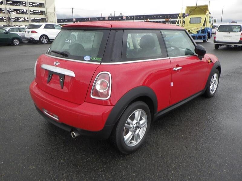 Mini Hatch view 3