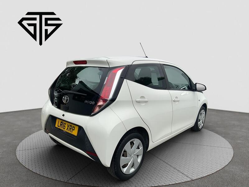 Toyota Aygo view 3