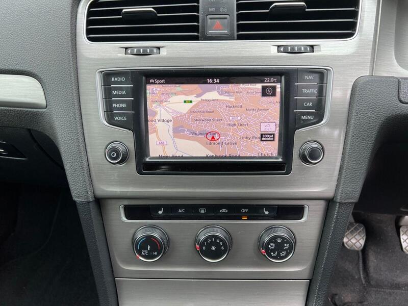 Volkswagen Golf view 22
