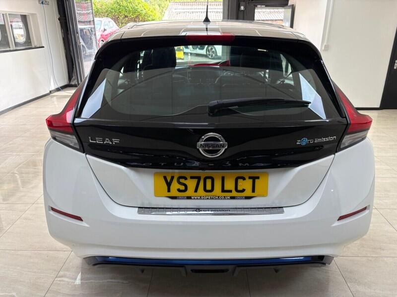 Nissan Leaf view 4