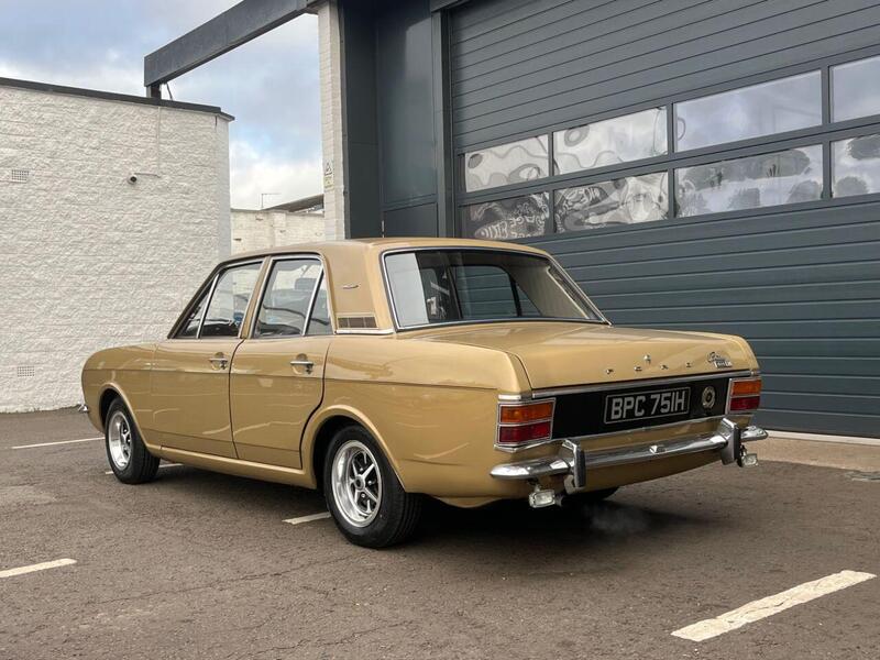 Ford Cortina view 4