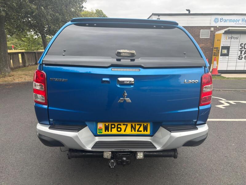 Mitsubishi L200 view 6