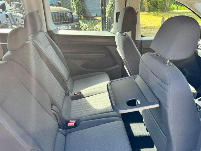 Volkswagen Caddy Maxi view 4