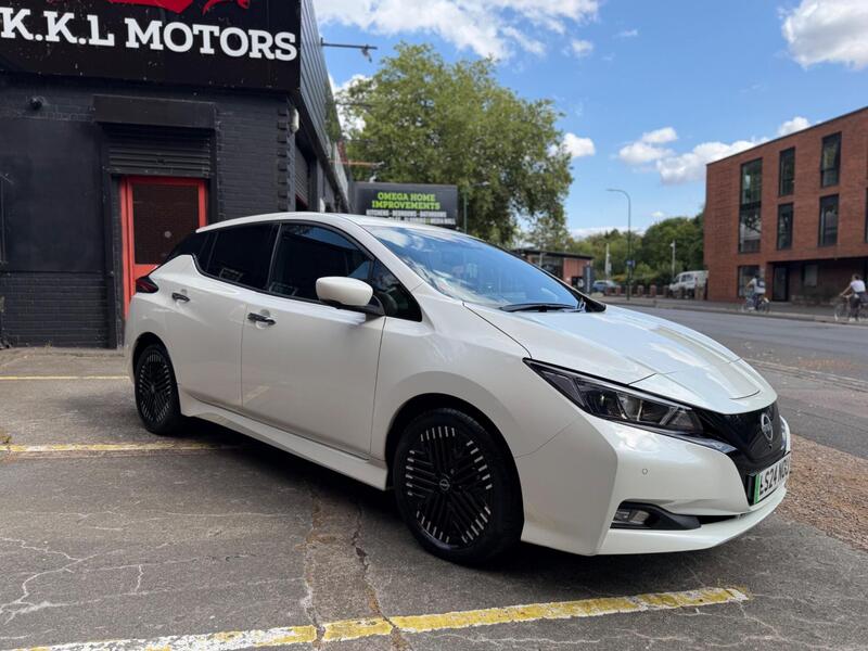 Nissan Leaf view 4