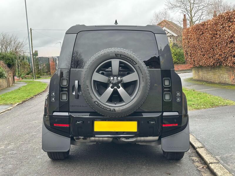Land Rover Defender view 4