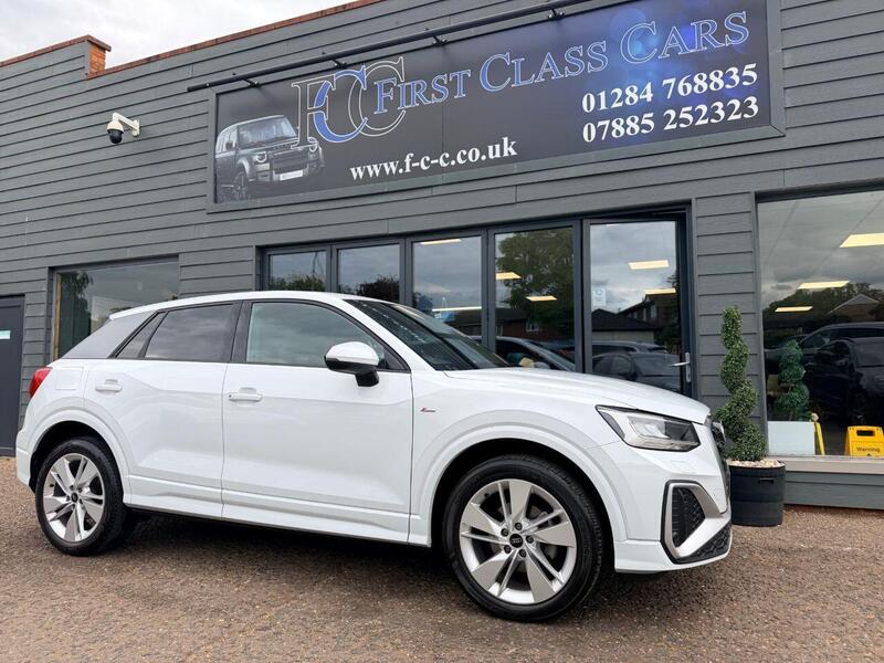 Audi Q2 main image