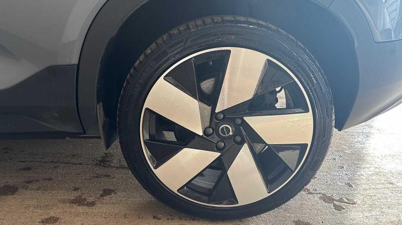 Volvo XC40 view 4
