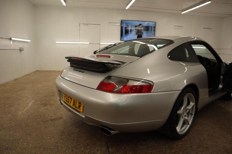 Porsche 911 view 38