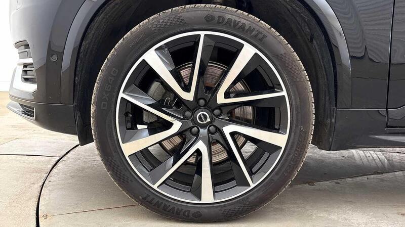 Volvo XC90 view 4