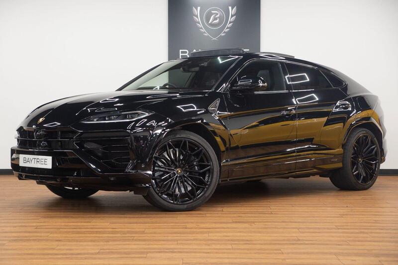 Lamborghini Urus view 7