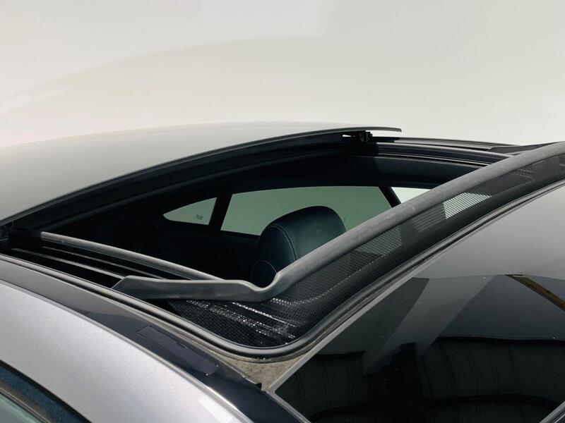 Mercedes-Benz E-Class view 4