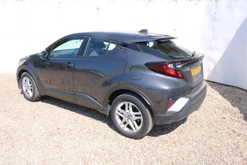 Toyota C-HR view 5