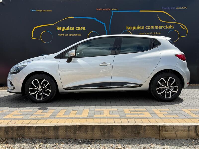 Renault Clio view 2