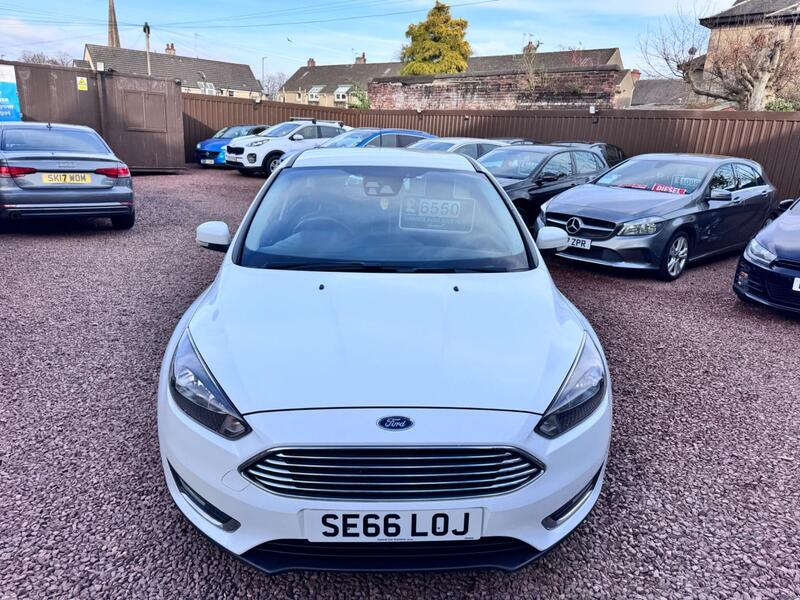 Ford Focus view 2