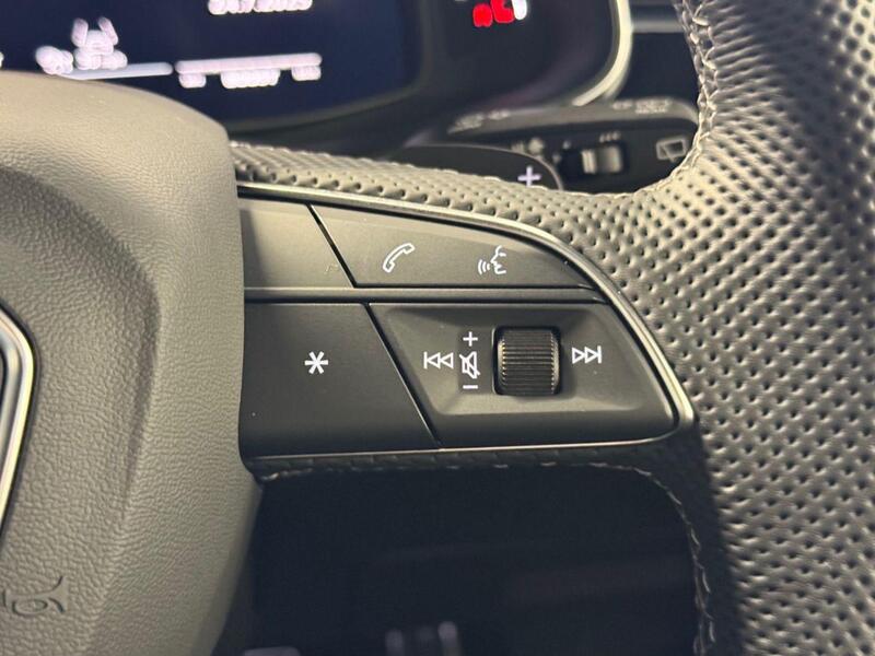 Audi SQ7 view 55