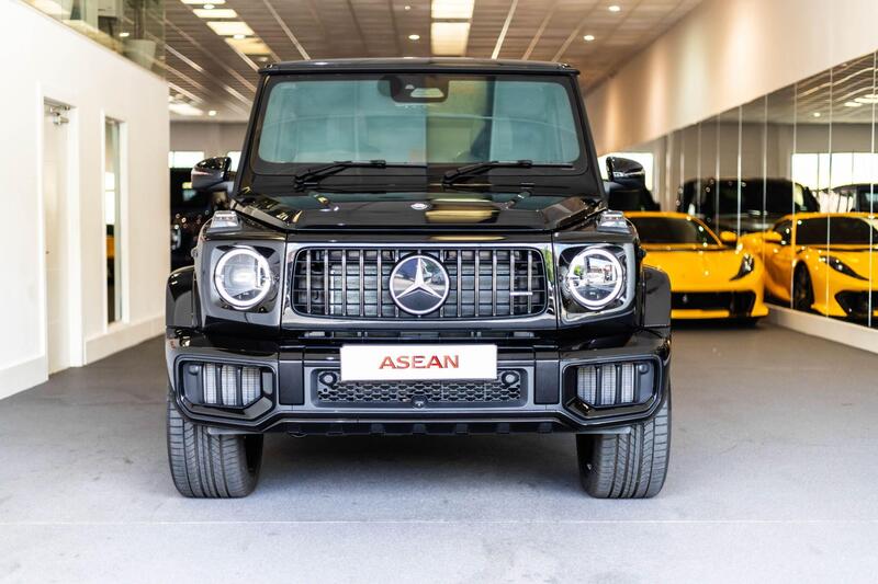 Mercedes-Benz G-Class view 3