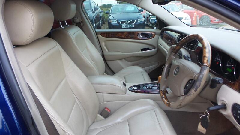 Jaguar XJ view 7