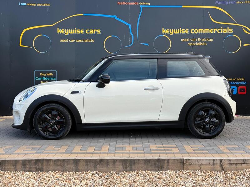 Mini Cooper view 2
