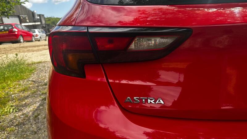 2017 Vauxhall Astra — photo 29