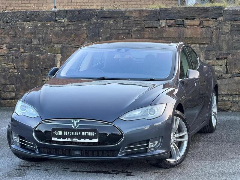 Tesla Model S view 3