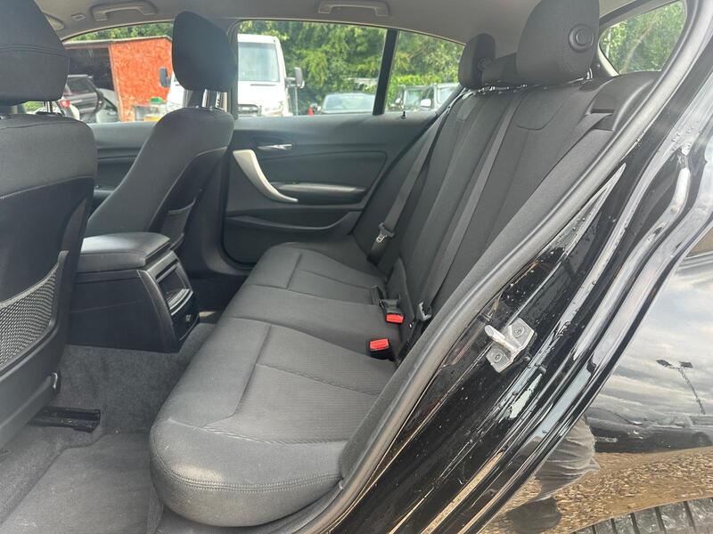 BMW 1 Series view 10