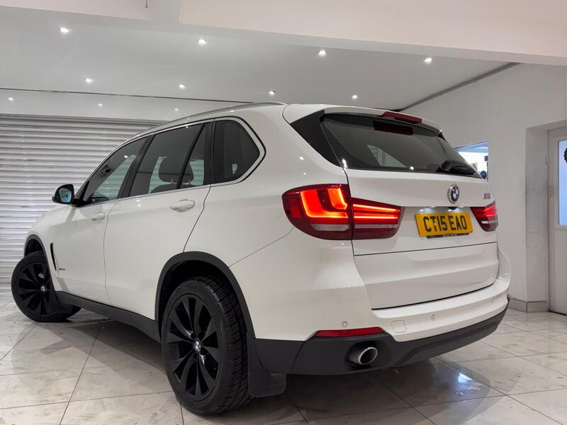 BMW X5 view 4