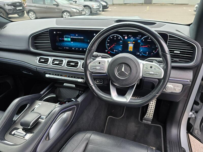 Mercedes-Benz GLS view 3