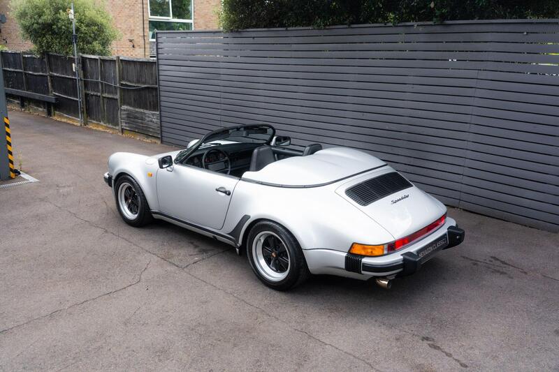 Porsche 911 view 6