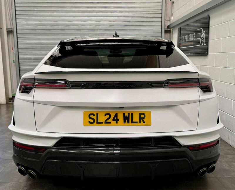 Lamborghini Urus view 7