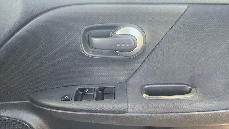 2010 Nissan Note — photo 42