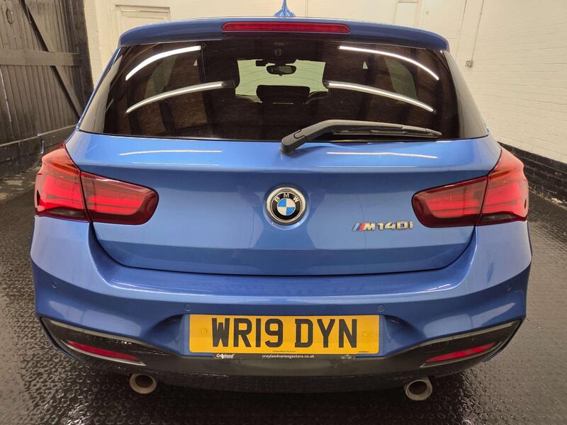 BMW 1 Series view 5