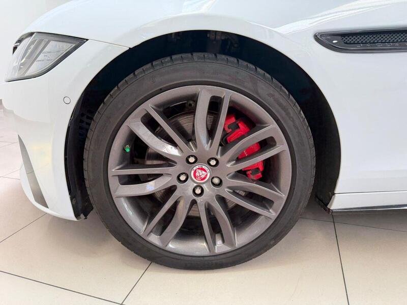 Jaguar XF view 6