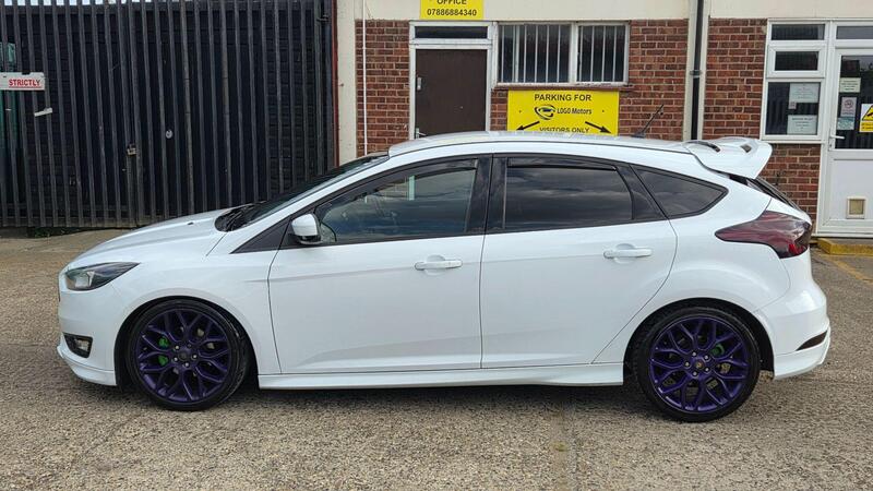 Ford Focus view 5
