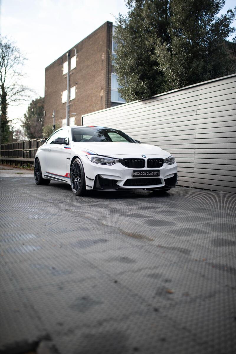 BMW M4 view 5