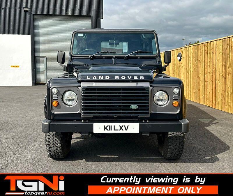 Land Rover Defender view 3