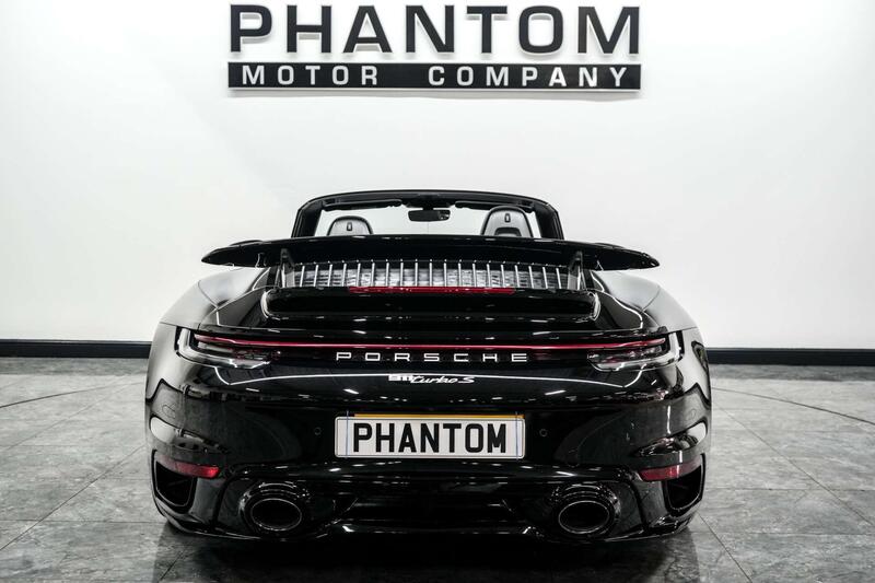 Porsche 911 view 4