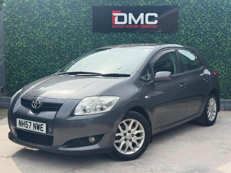 Toyota Auris view 2
