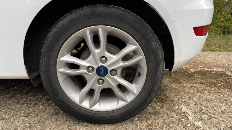 2015 Ford Fiesta — photo 49
