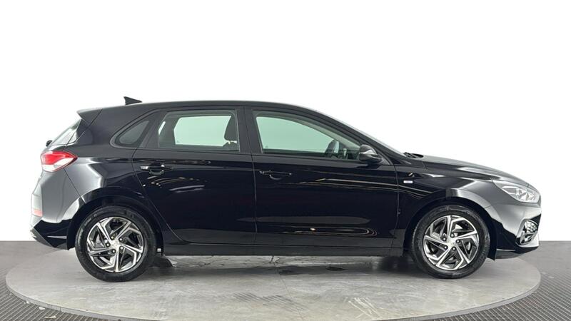 Hyundai i30 view 3