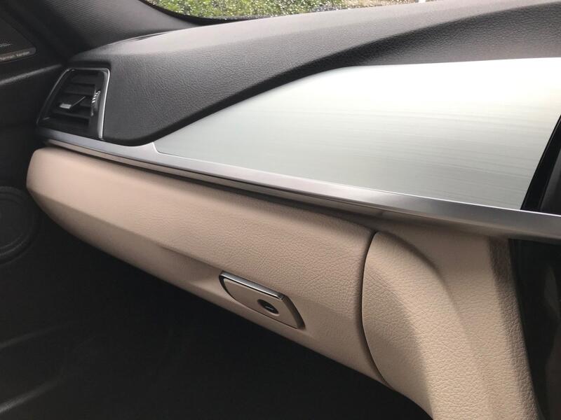 BMW 3 Series view 25