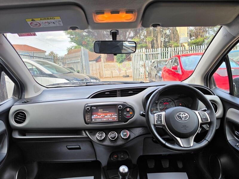 Toyota Yaris 1.33 Dual VVT-i Icon Euro 5 5dr Euro 5 thumbnail 9