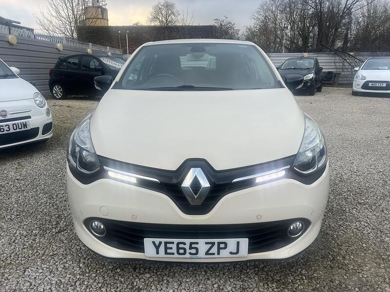 Renault Clio view 2