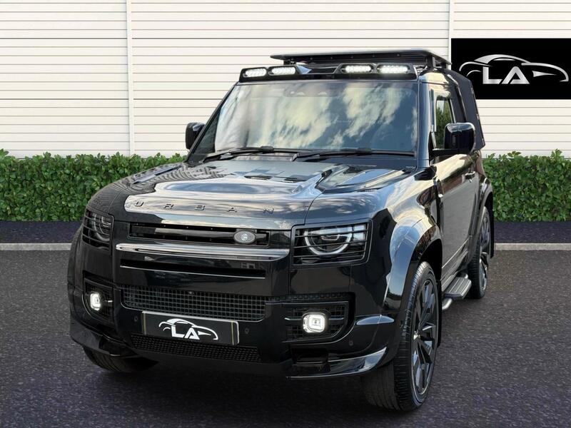 Land Rover Defender 90 view 2