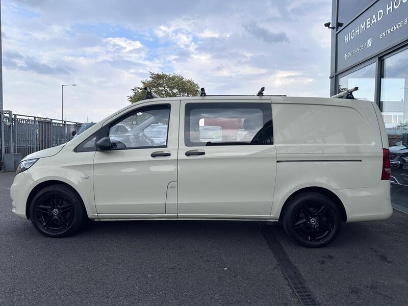 Mercedes-Benz Vito view 3